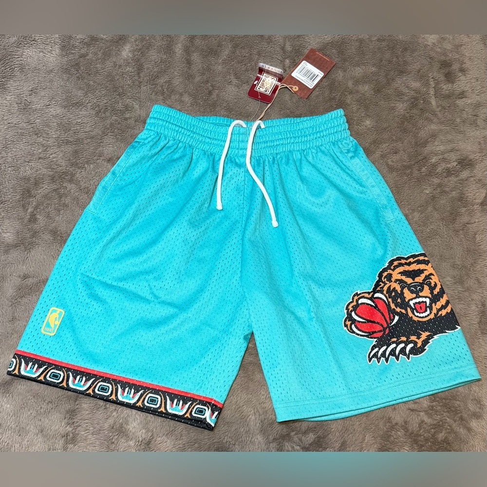 NWT - Mitchell & Ness Men’s Vancouver Grizzlies 96/97 Vintage Shorts, Sz - S